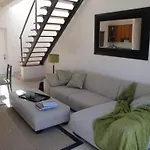 Hill House 2 Bedroom Apartment In De Waterkant